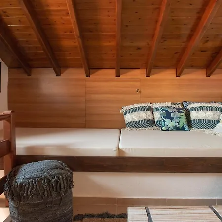Дом отдыха Dandy - Melodic Waves - Private - Pool - Parking - Cellar Неа-Рода