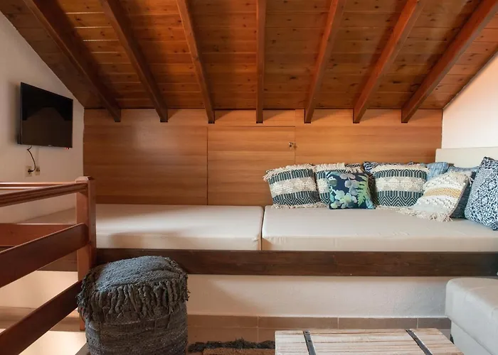 Casa de Férias Dandy - Melodic Waves - Private - Pool - Parking - Cellar Néa Ródha