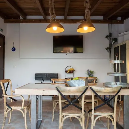 Dandy Villas Nea Roda - Melodic Waves - Private - Pool - Parking - Cellar