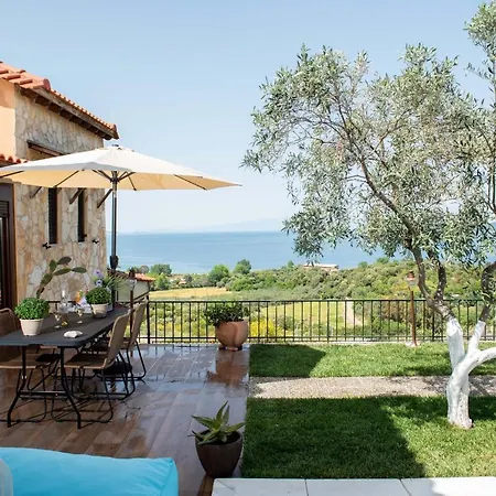 Holiday home Dandy Villas Nea Roda - Melodic Waves - Private - Pool - Parking - Cellar