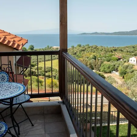 Holiday home Dandy Villas Nea Roda - Melodic Waves - Private - Pool - Parking - Cellar