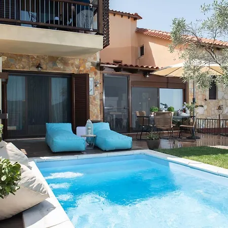 Dandy Villas Nea Roda - Melodic Waves - Private - Pool - Parking - Cellar Holiday home *