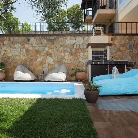 Dandy Villas Nea Roda - Melodic Waves - Private - Pool - Parking - Cellar * Nea Roda