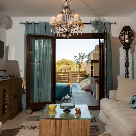 Dandy Villas Nea Roda - Melodic Waves - Private - Pool - Parking - Cellar