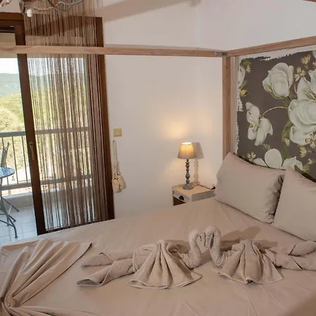 Holiday home Dandy Villas Nea Roda - Melodic Waves - Private - Pool - Parking - Cellar